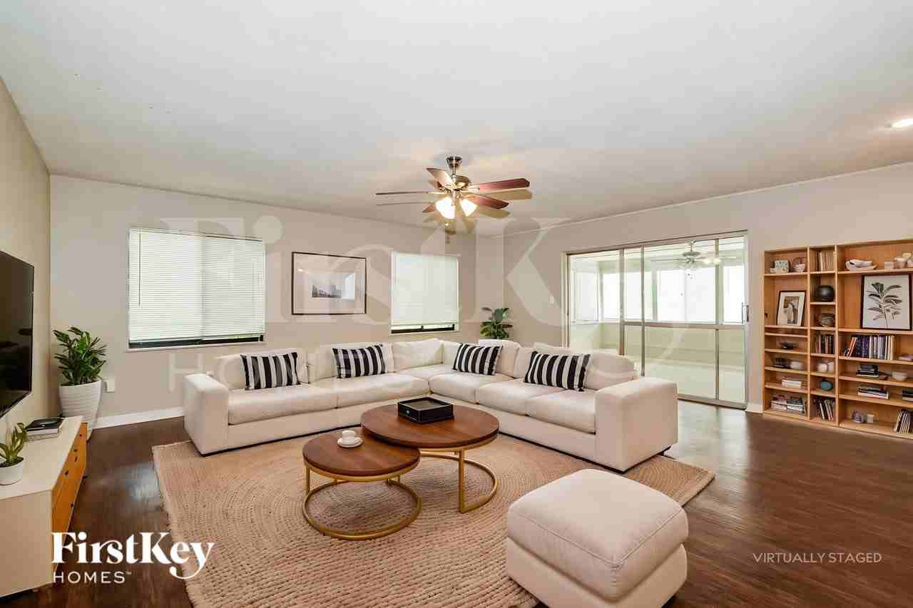6314 Gamble Dr - Photo 4 of 19