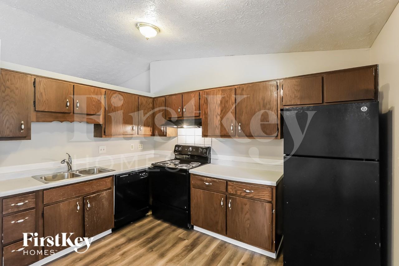 5607 Northport Dr - Photo 5 of 19