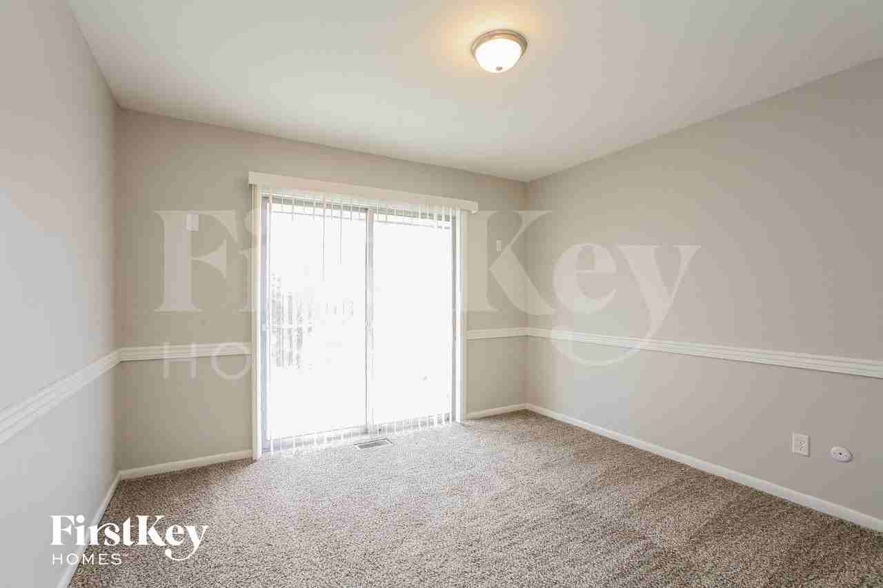 5503 Moonlight Dr - Photo 5 of 15