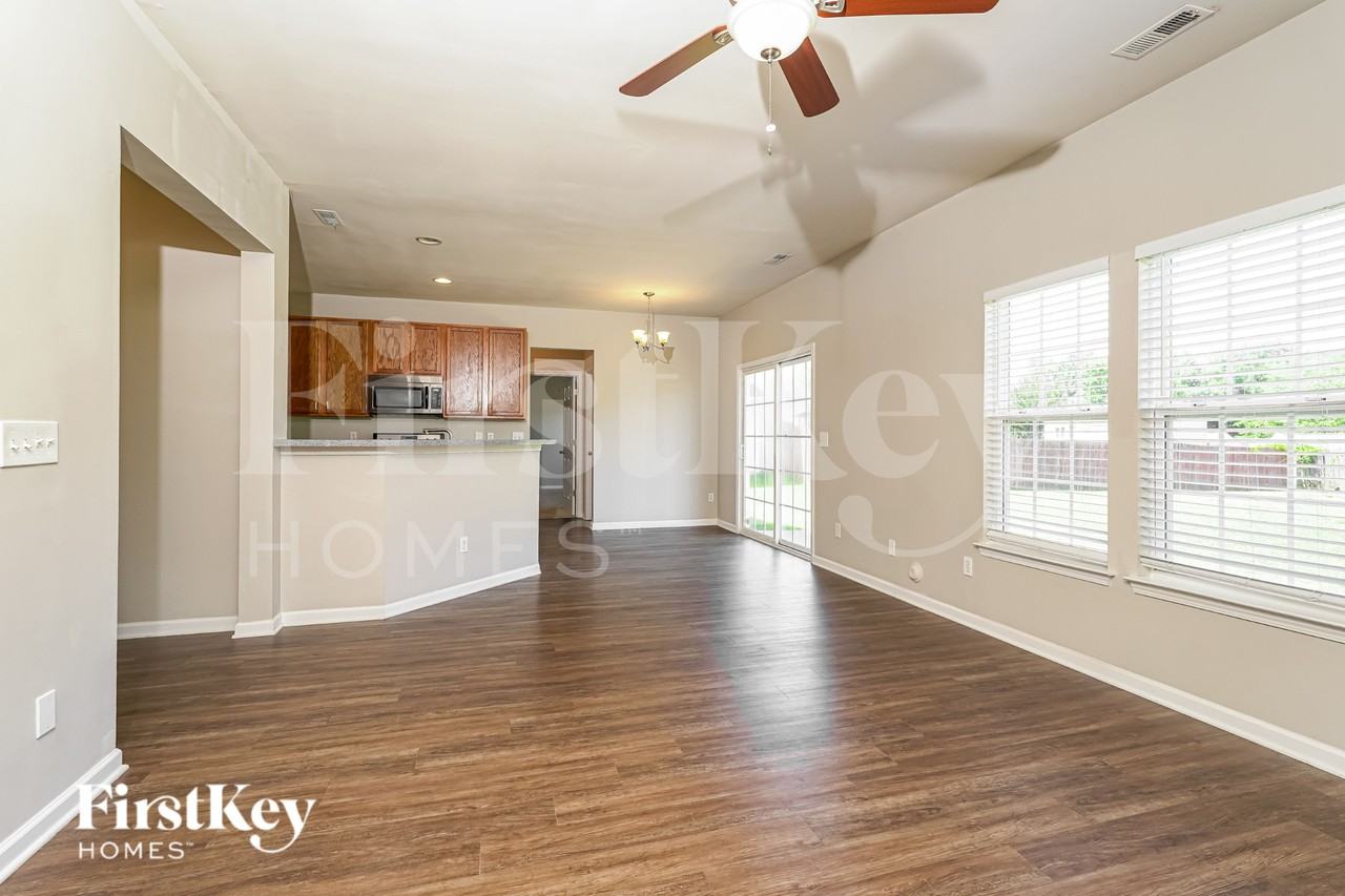 4204 Laurel Ridge Cir - Photo 4 of 19