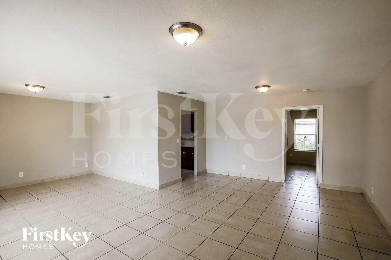 3333 Nw 32nd Ct - Photo 2 of 19