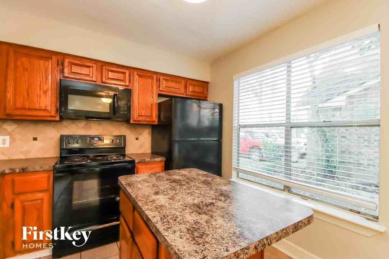 3210 Lake Stream Dr - Photo 7 of 15