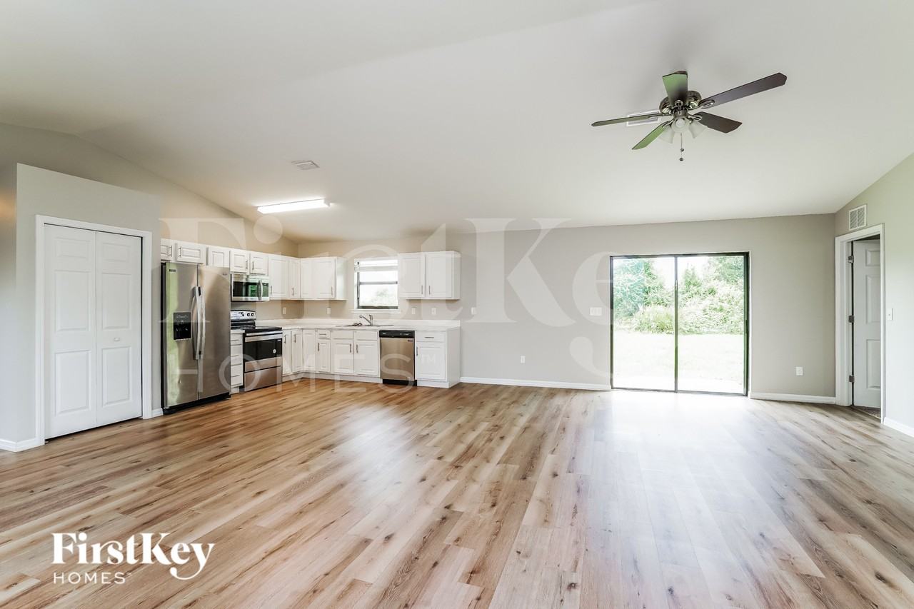 3003 Hazel Ave S - Photo 2 of 16