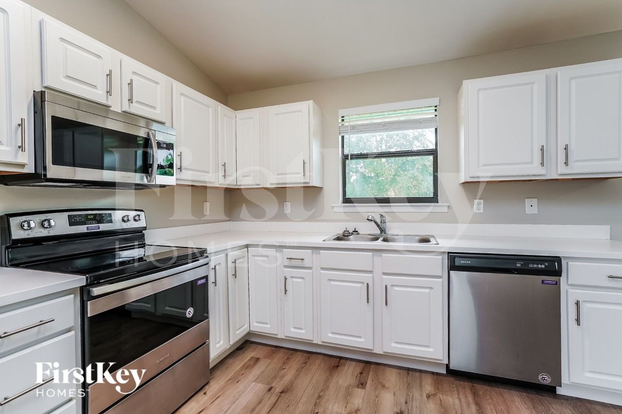 3003 Hazel Ave S - Photo 6 of 16