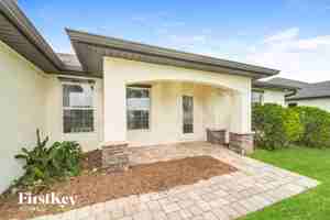 featured image of 2325 Nw 34th Ave