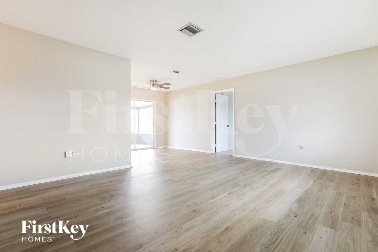 21460 Bancroft Ave - Photo 2 of 15
