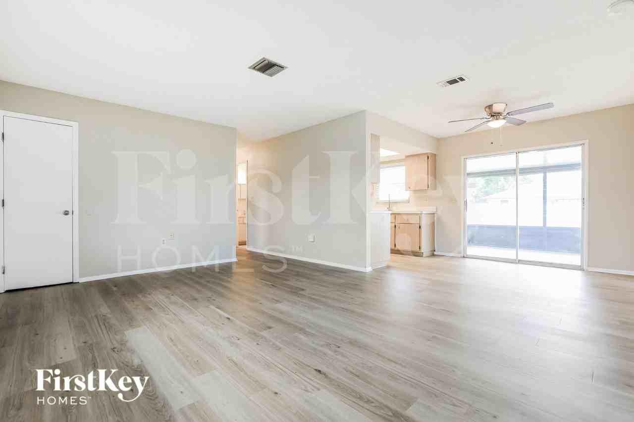 21460 Bancroft Ave - Photo 5 of 15