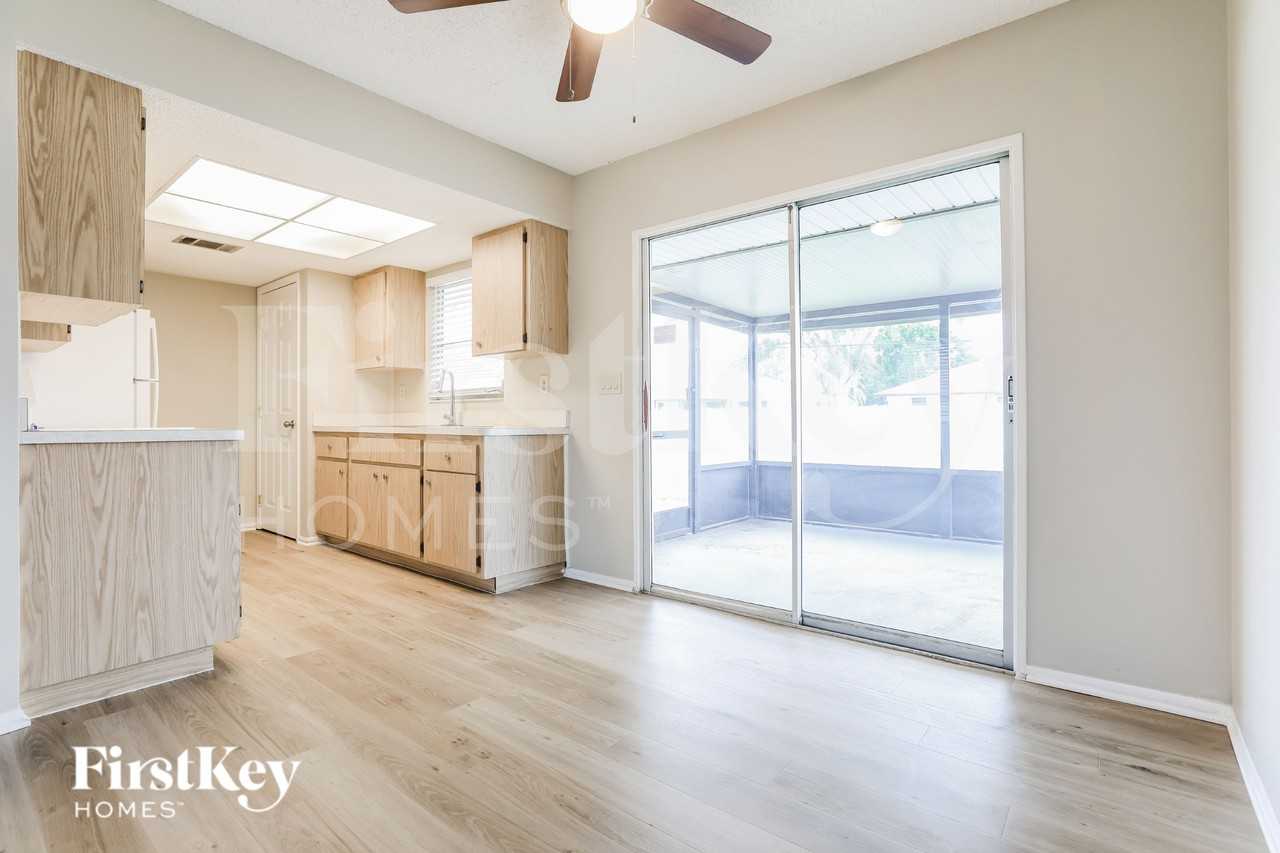 21460 Bancroft Ave - Photo 6 of 15