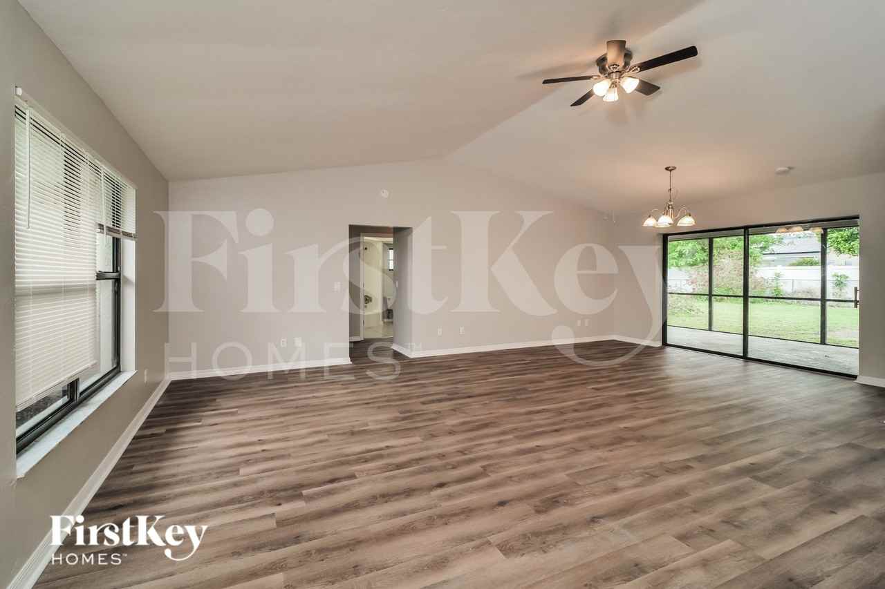 134 Se 1st Ave - Photo 3 of 19