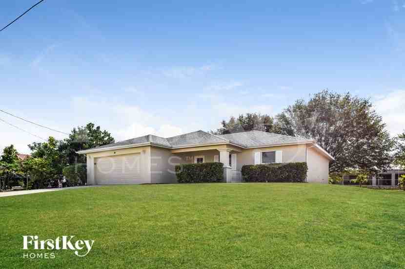 1211 Nw 12th Pl - Photo 2 of 15