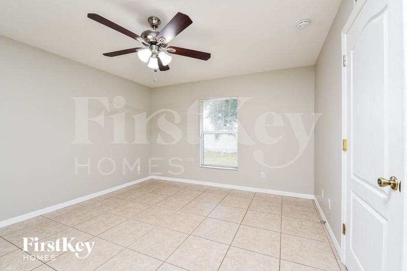 1211 Nw 12th Pl - Photo 7 of 15