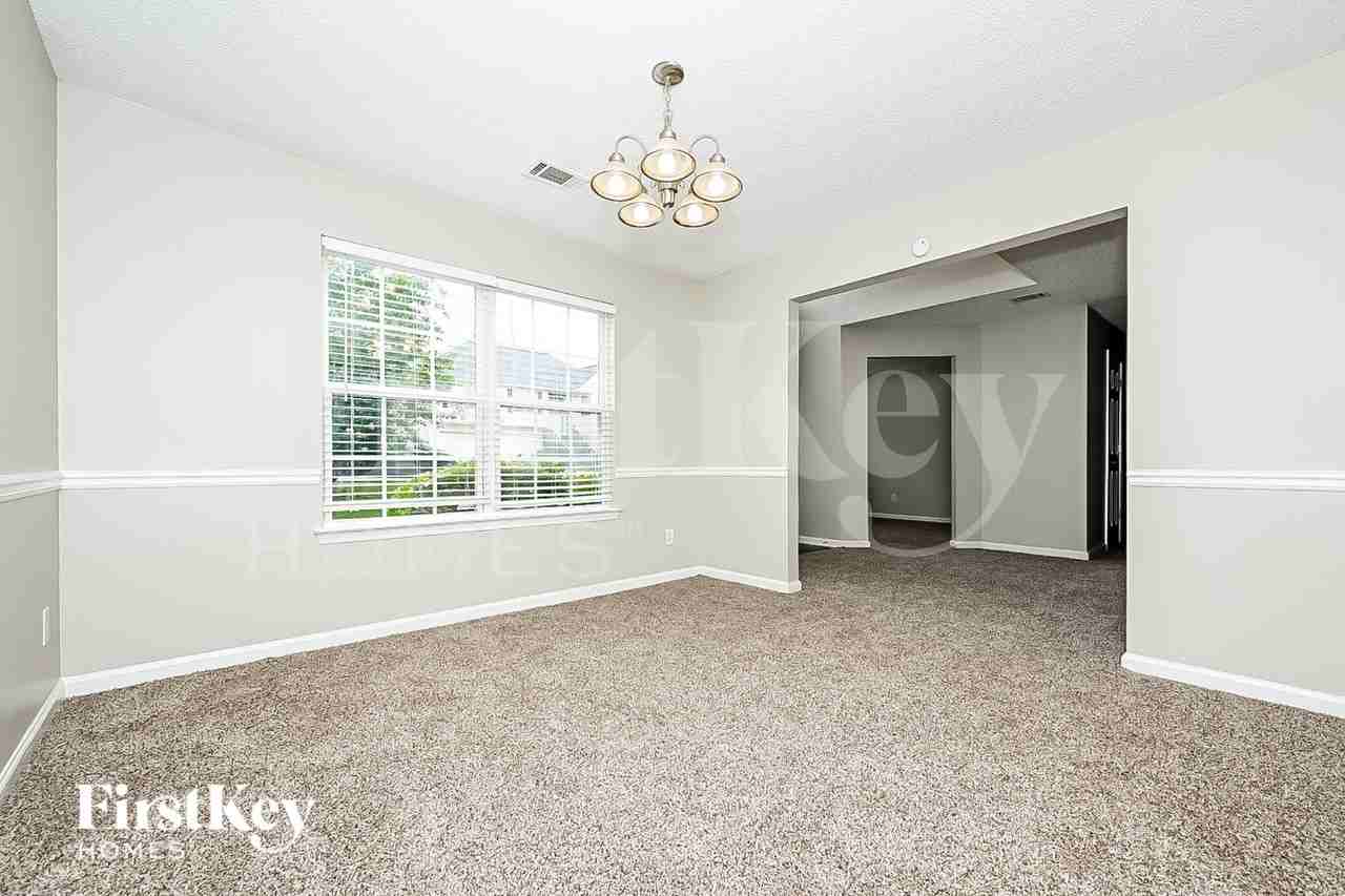 11768 Registry Blvd - Photo 3 of 15