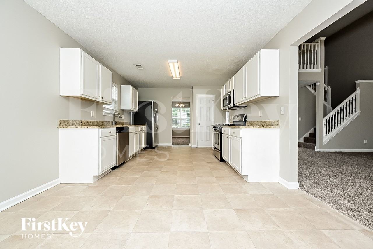 11768 Registry Blvd - Photo 5 of 15