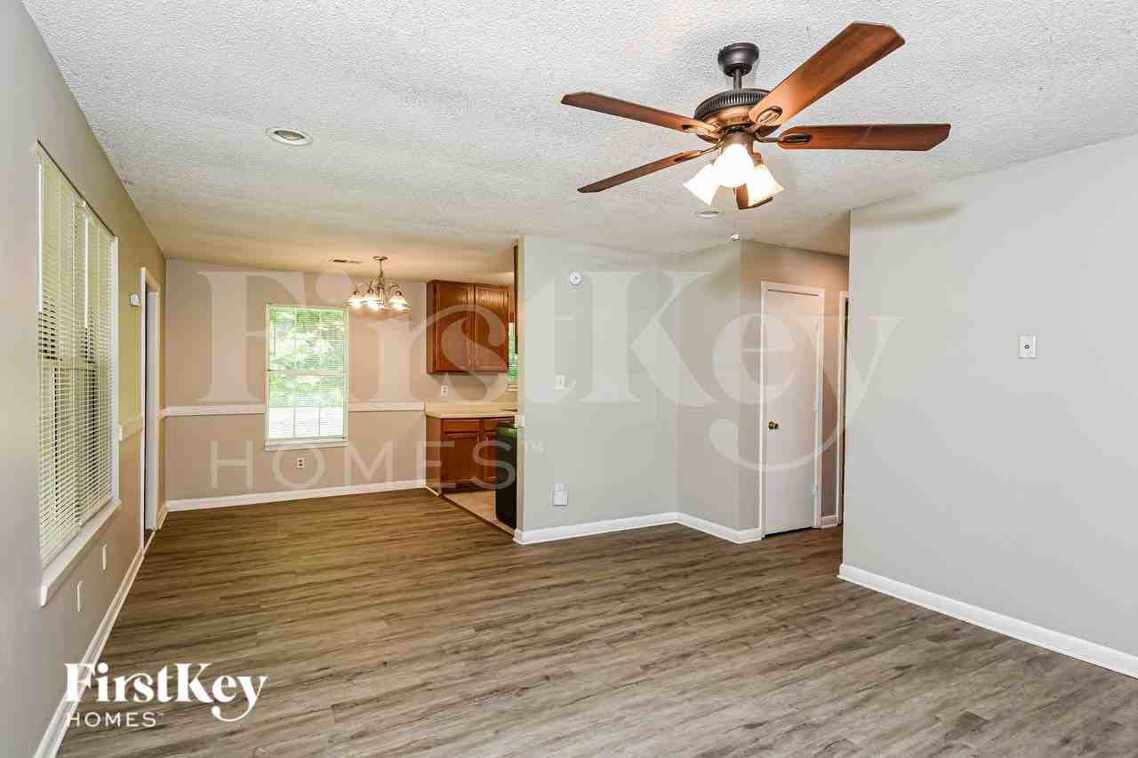 117 Whispering Pine Ln Ne - Photo 4 of 19