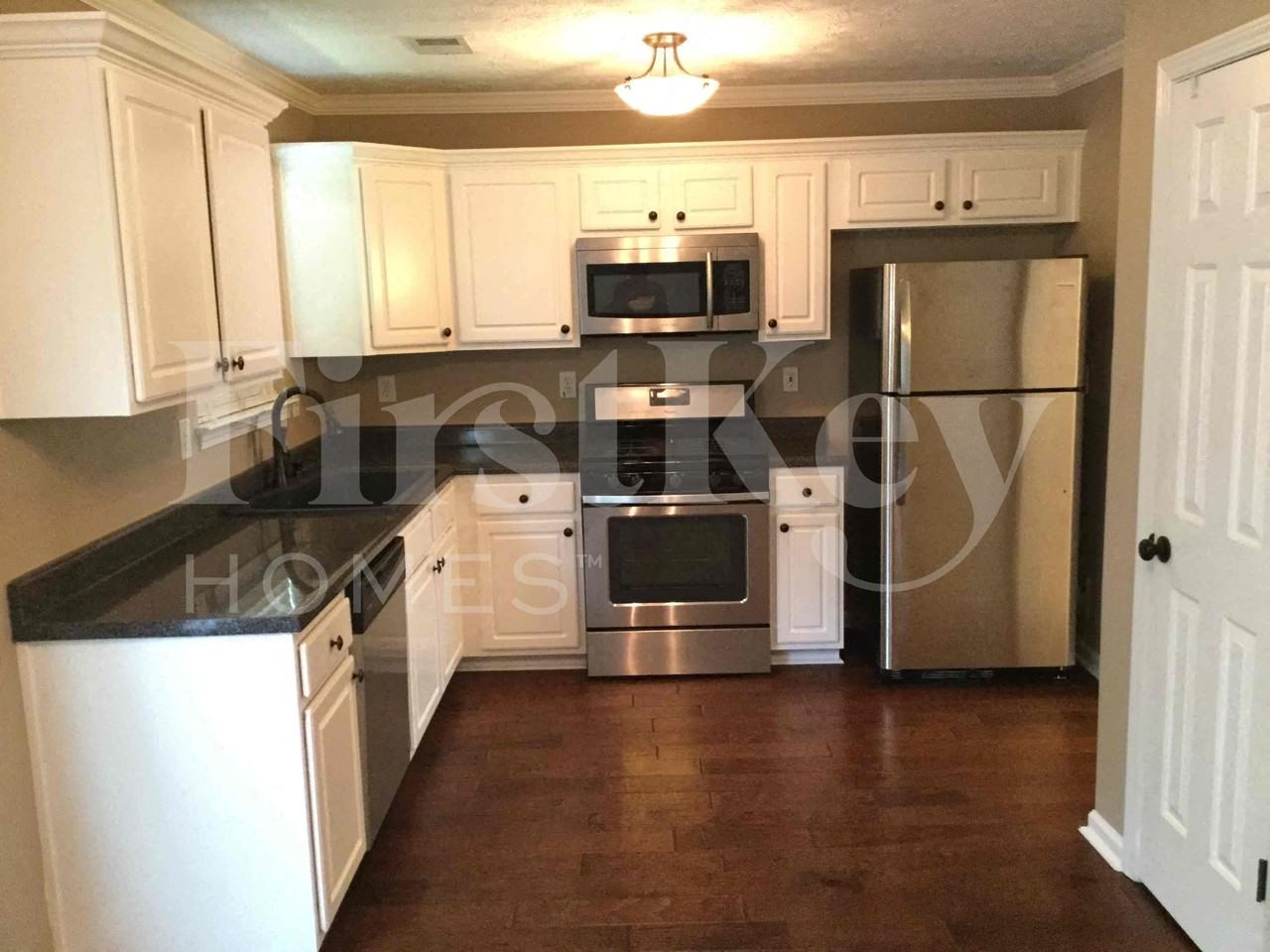 1115 Ivey Ln - Photo 4 of 16