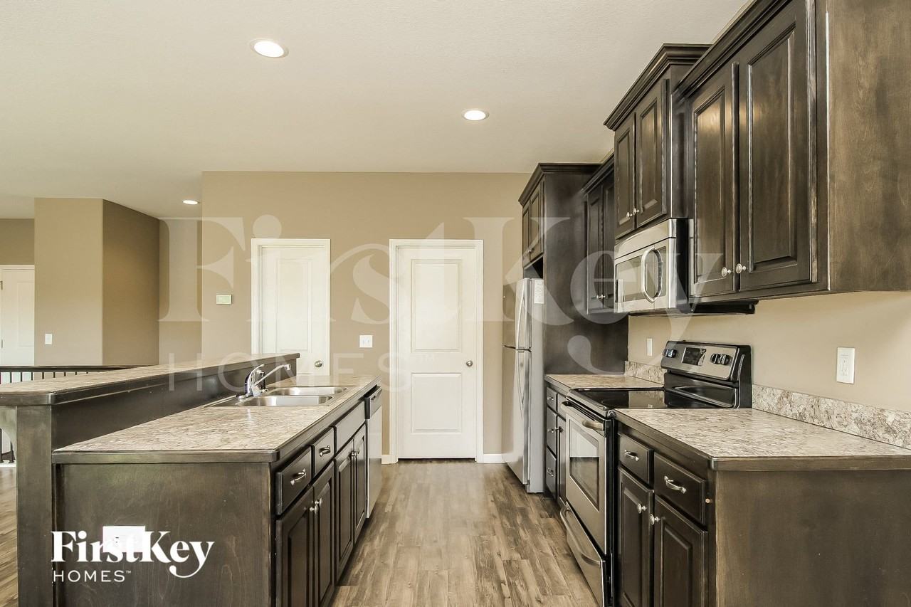11105 Highview Rd - Photo 5 of 14