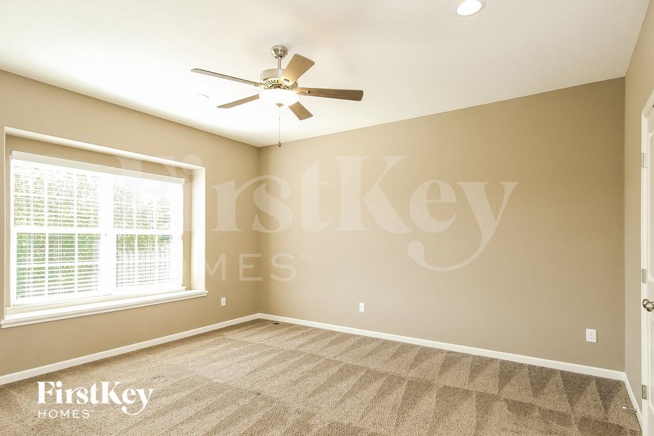 11105 Highview Rd - Photo 6 of 14