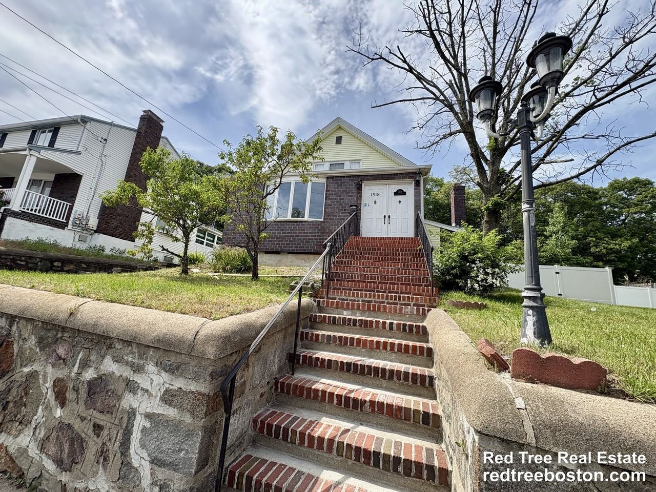 1318 Salem St - Photo 4 of 37