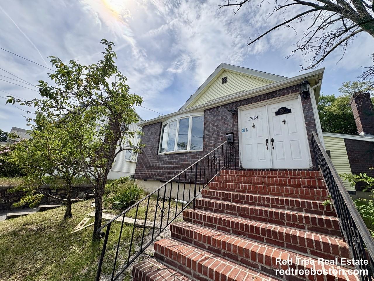 1318 Salem St - Photo 5 of 37