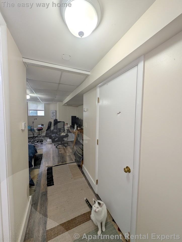 19 Cameron Ave #B - Photo 4 of 10