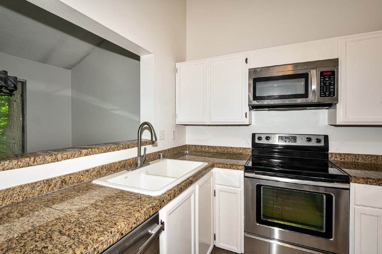 12721 Ne 129th Ct #305 - Photo 7 of 15