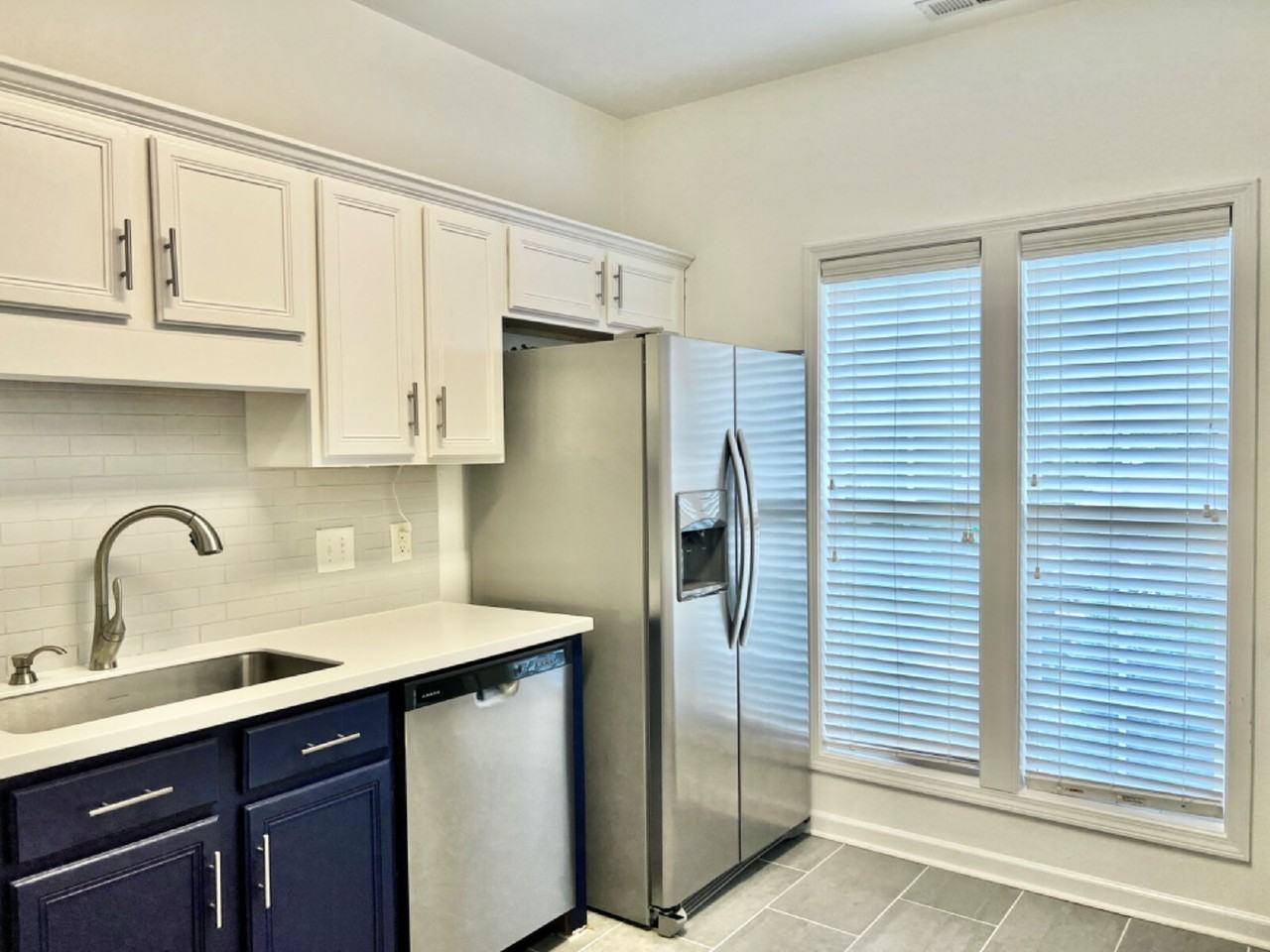 119 Ross Moore Ave - Photo 5 of 23