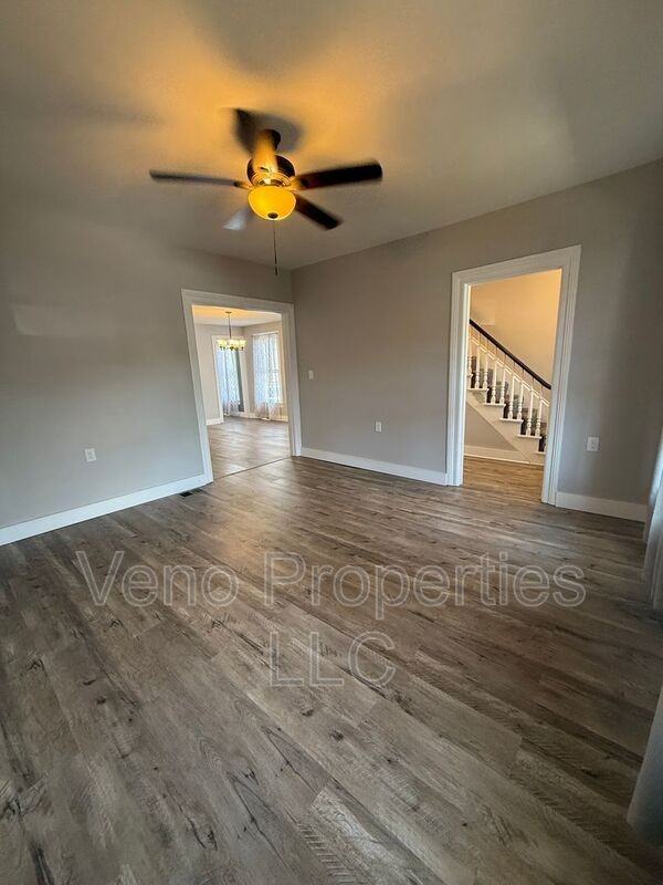 81 Bath St - Photo 4 of 19
