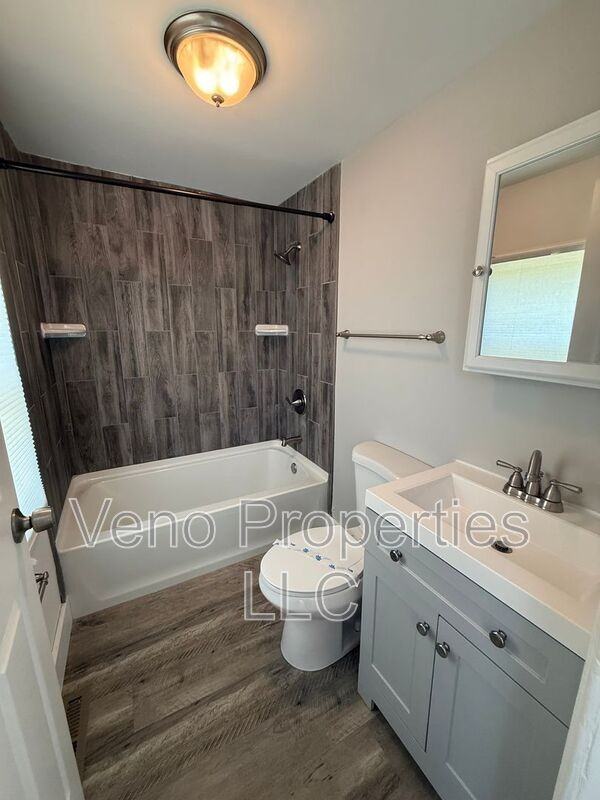 81 Bath St - Photo 6 of 19