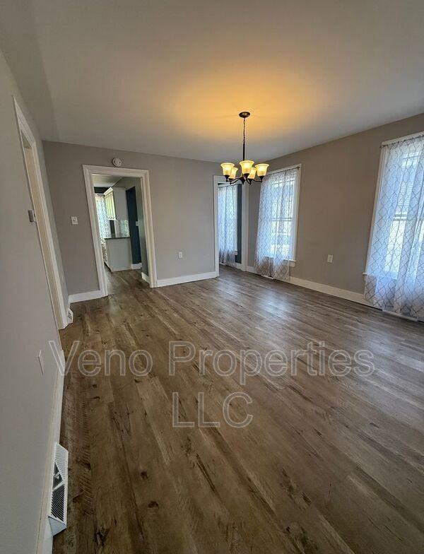 81 Bath St - Photo 7 of 19