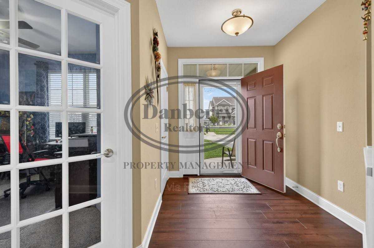 24989 Reddington Ct - Photo 2 of 10