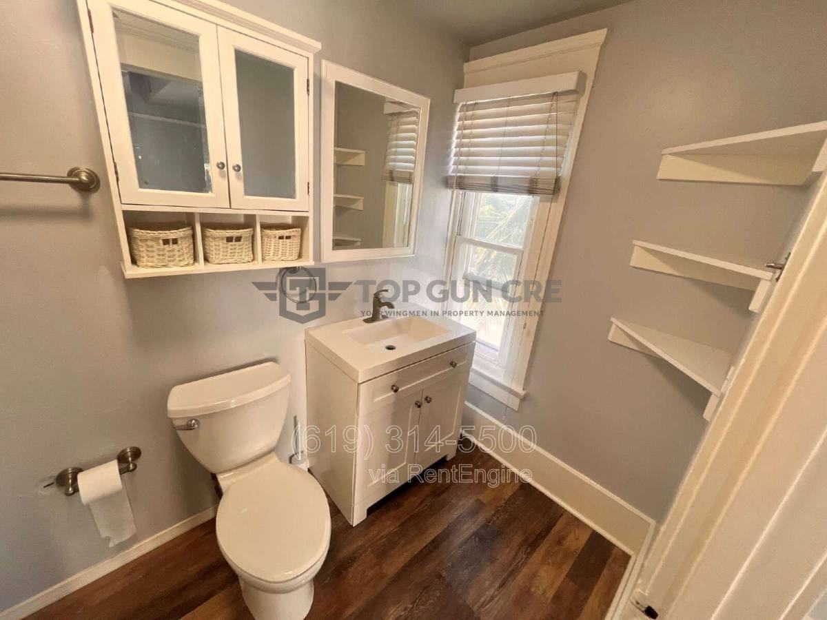 134 W Hawthorn St #17 - Photo 5 of 7