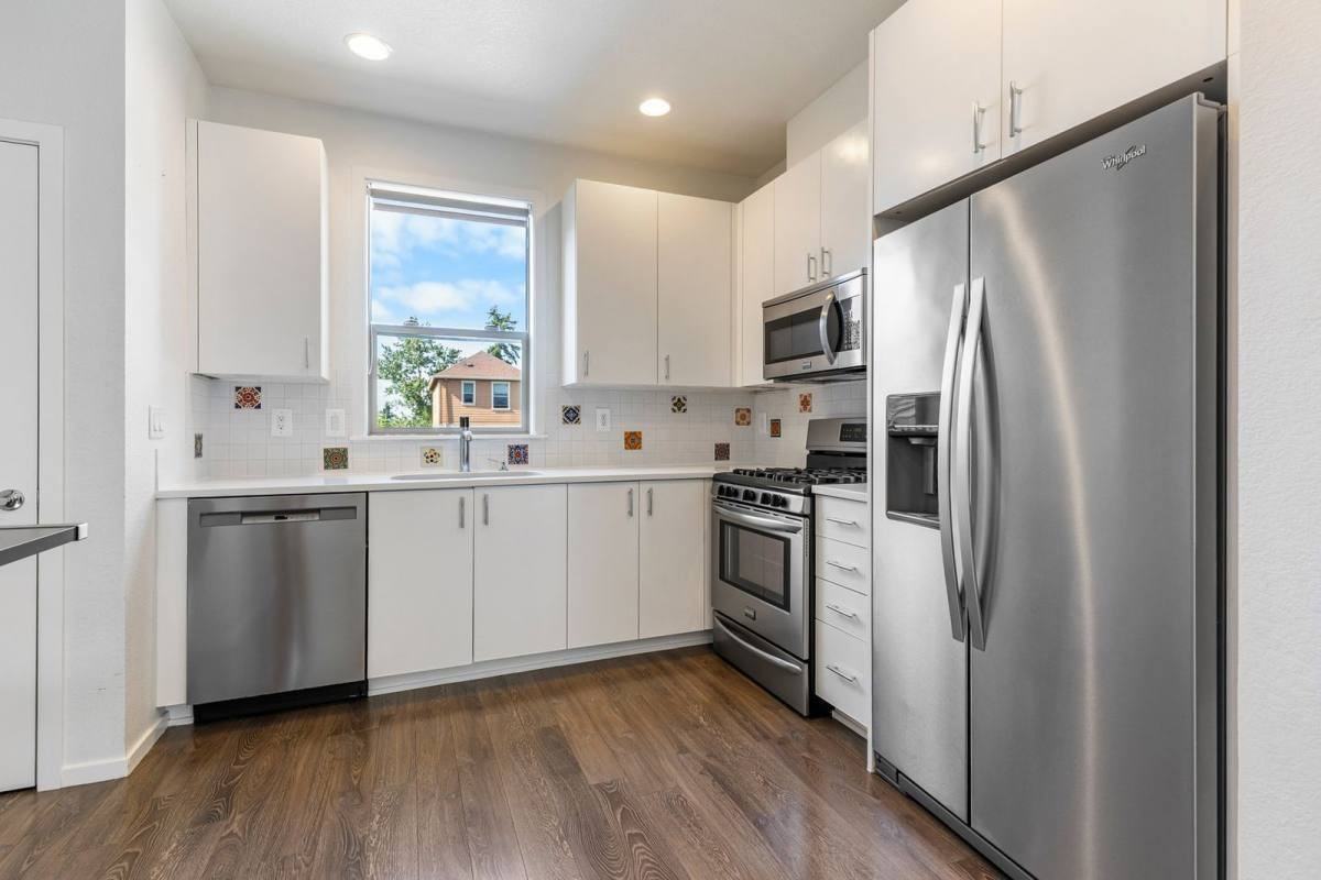 1217 N Morgan St - Photo 2 of 10