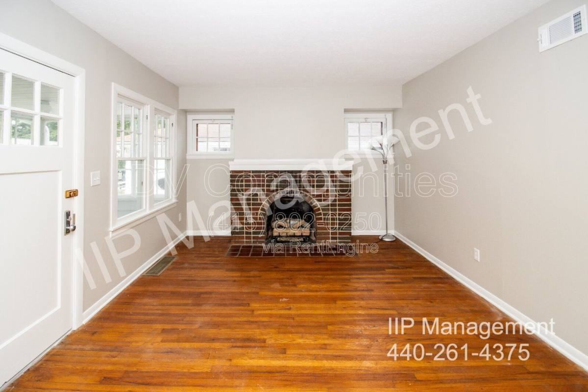 6177 Iroquois Trl - Photo 2 of 10