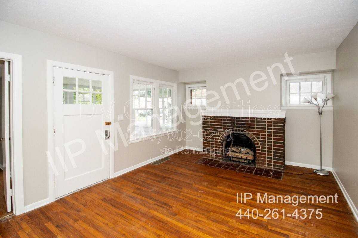 6177 Iroquois Trl - Photo 3 of 10