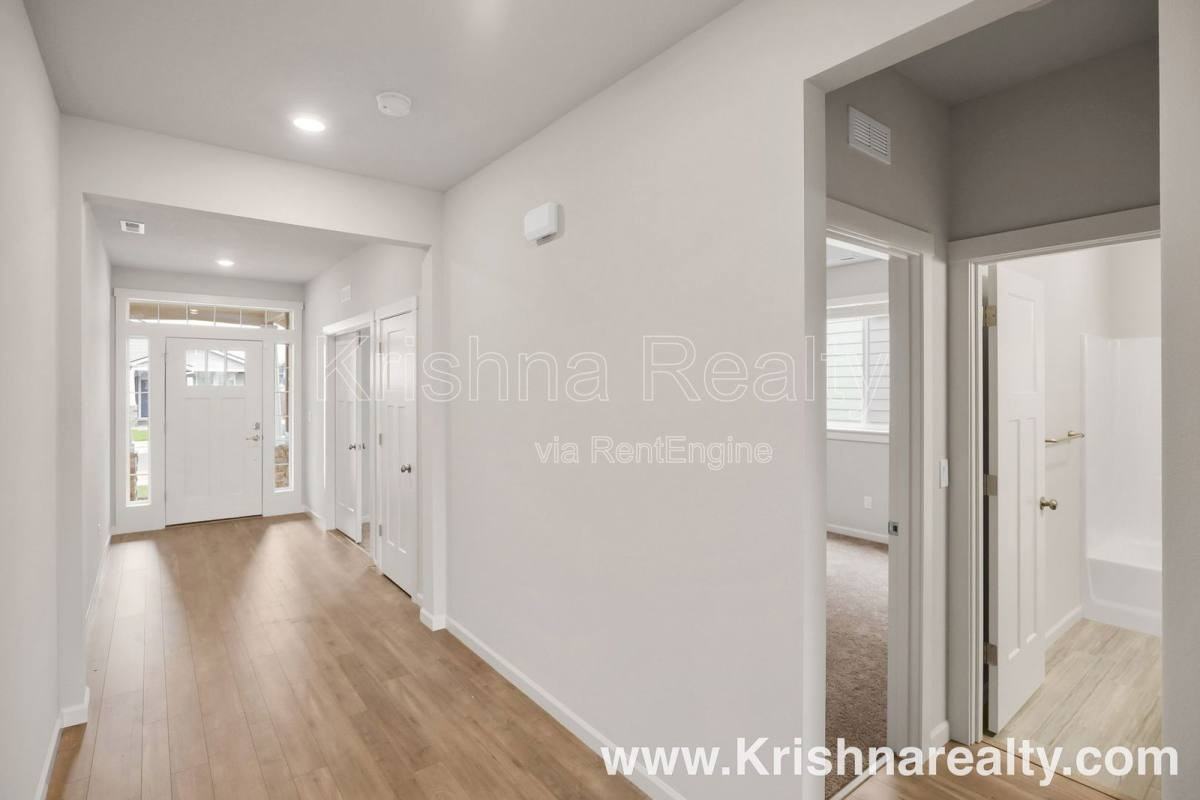 1115 Se 32nd Ave - Photo 3 of 10