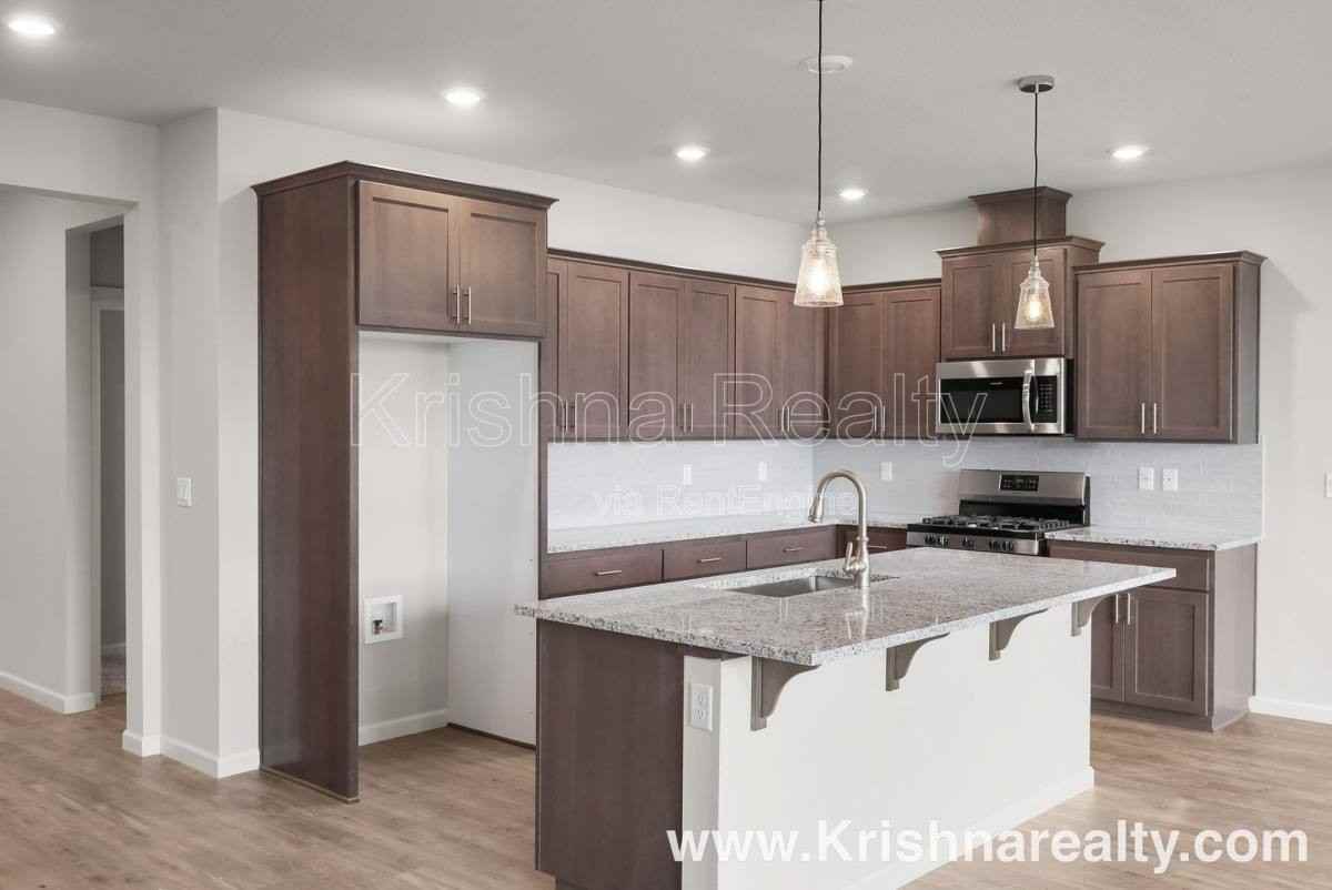 1115 Se 32nd Ave - Photo 6 of 10