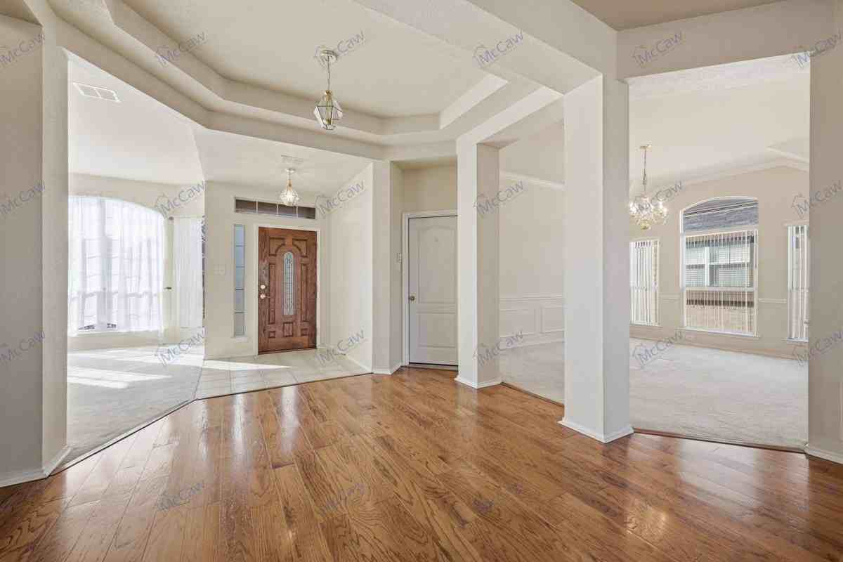 2229 White Rock Ln - Photo 3 of 10