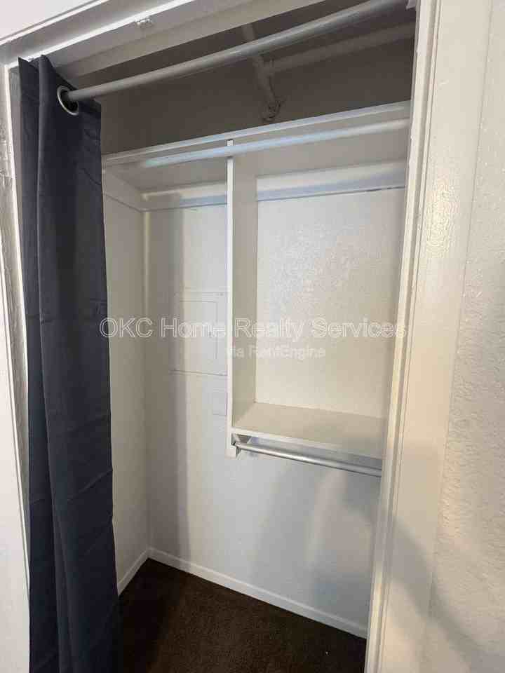 708 NE 27th St Liberty Station #1 - Photo 7 of 10