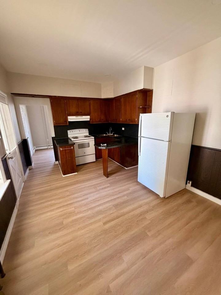 21 Walnut St - Photo 3 of 10