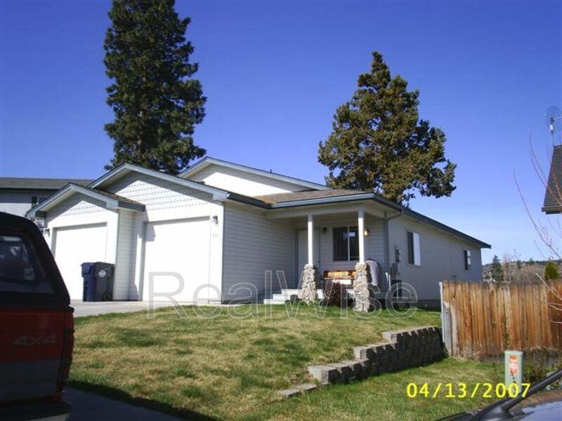 933 Ne Hidden Valley Dr - Photo 2 of 14