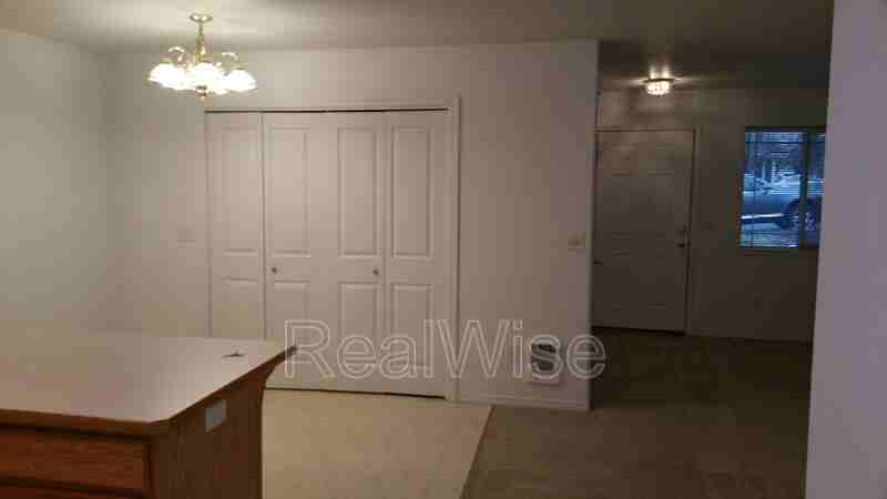 933 Ne Hidden Valley Dr - Photo 4 of 14