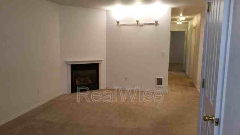 933 Ne Hidden Valley Dr - Photo 5 of 14