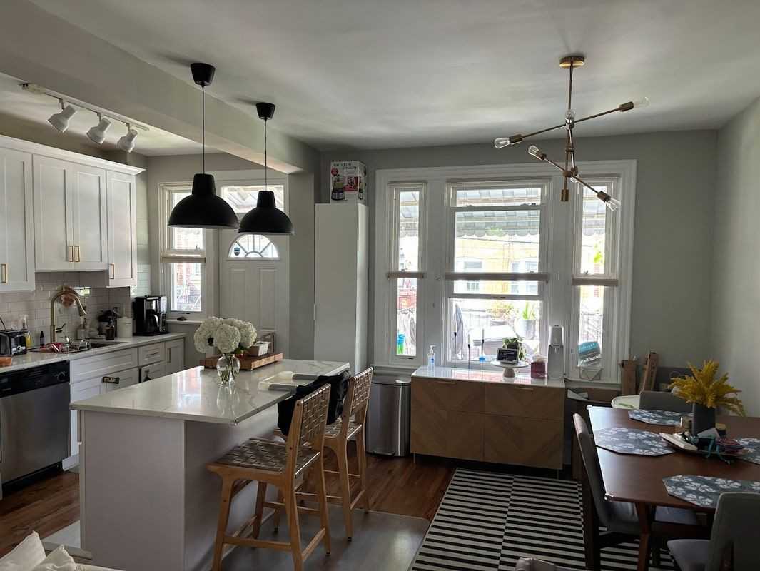 220 Adams St Ne - Photo 4 of 33