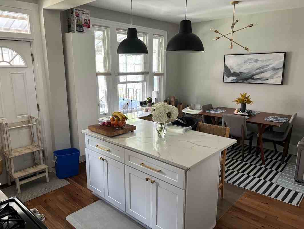 220 Adams St Ne - Photo 7 of 33
