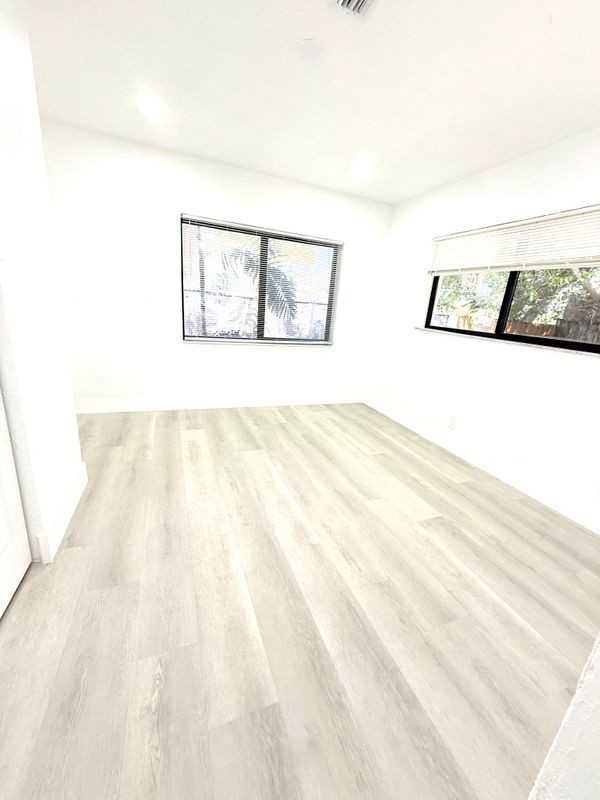 209 Nw 10th St - Photo 5 of 10