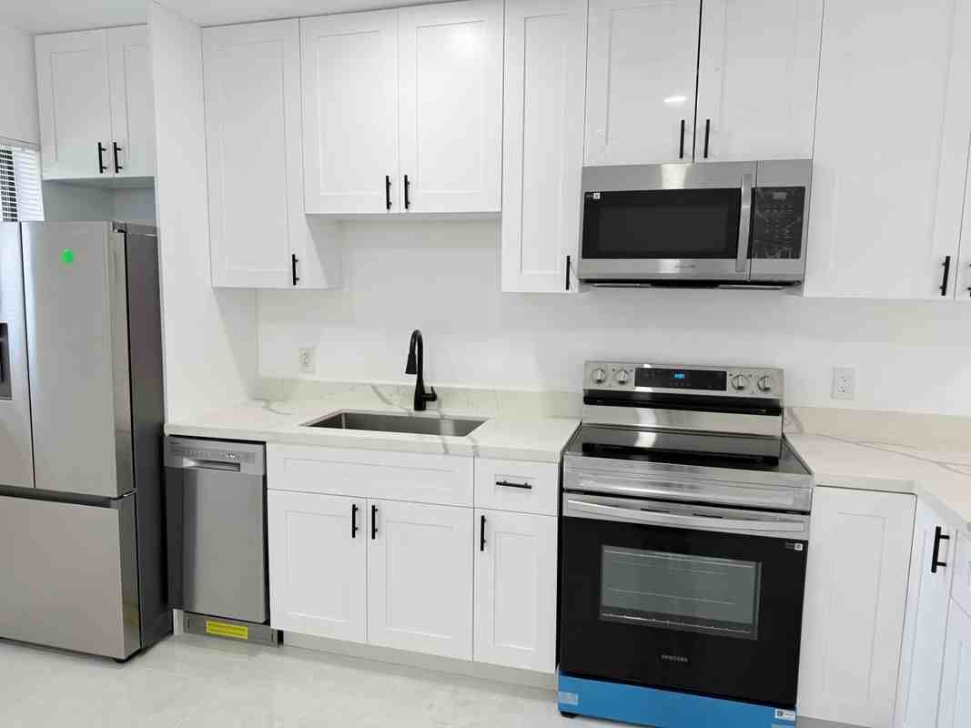 209 Nw 10th St - Photo 7 of 10
