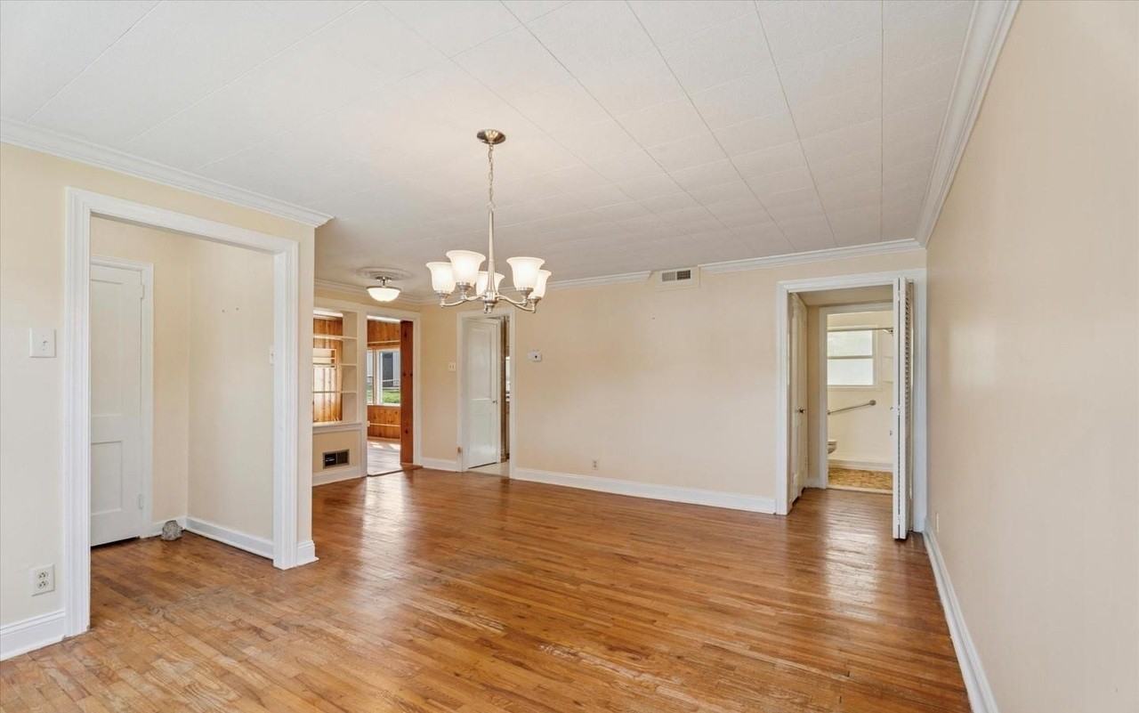 810 Renel Rd - Photo 3 of 12