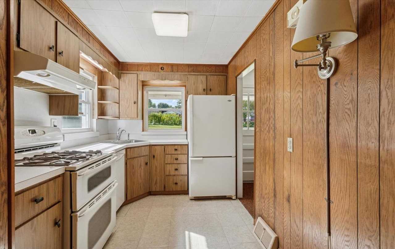 810 Renel Rd - Photo 4 of 12