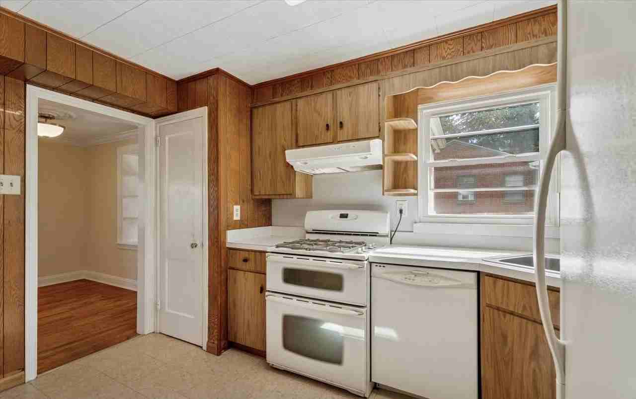 810 Renel Rd - Photo 5 of 12