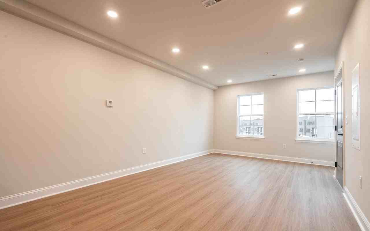 4090 Leslie Ln - Photo 4 of 23